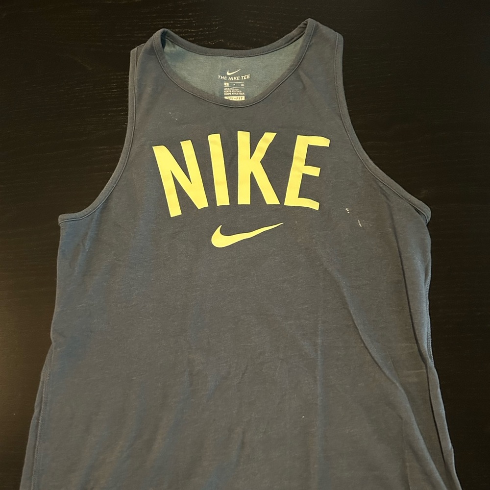 Nike women’s tank top